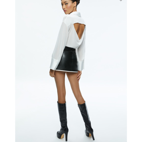 Alice & Olivia Finely OPEN BACK BUTTON DOWN White Blouse Shirt Size Small - Picture 2 of 9